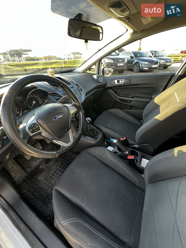 Хетчбек Ford Fiesta 2017 в Ужгороді фото 6 Хетчбек Ford Fiesta 2017 в Ужгороді