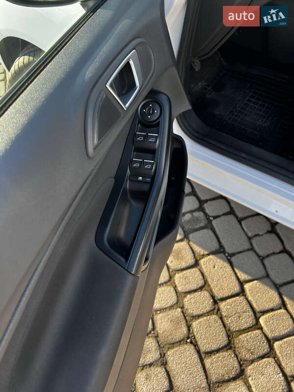 Хетчбек Ford Fiesta 2017 в Ужгороді фото 17 Хетчбек Ford Fiesta 2017 в Ужгороді