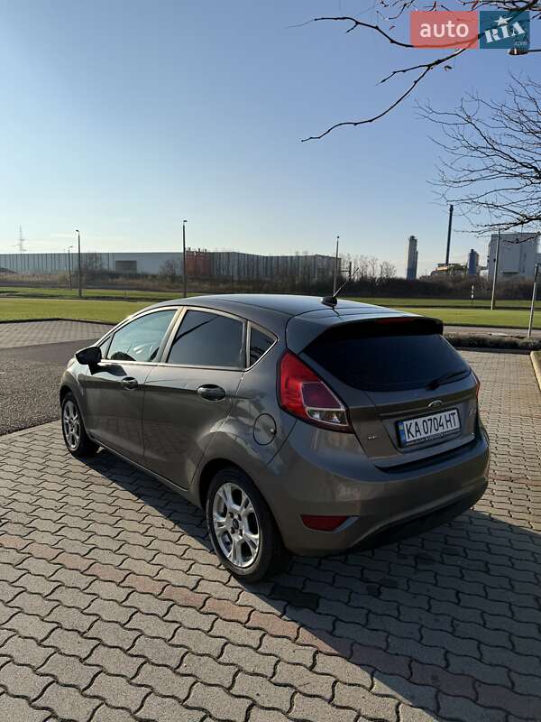 Хэтчбек Ford Fiesta 2013 в Мукачево