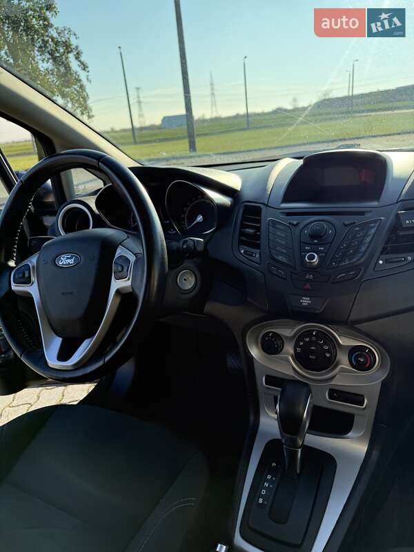 Хэтчбек Ford Fiesta 2013 в Мукачево