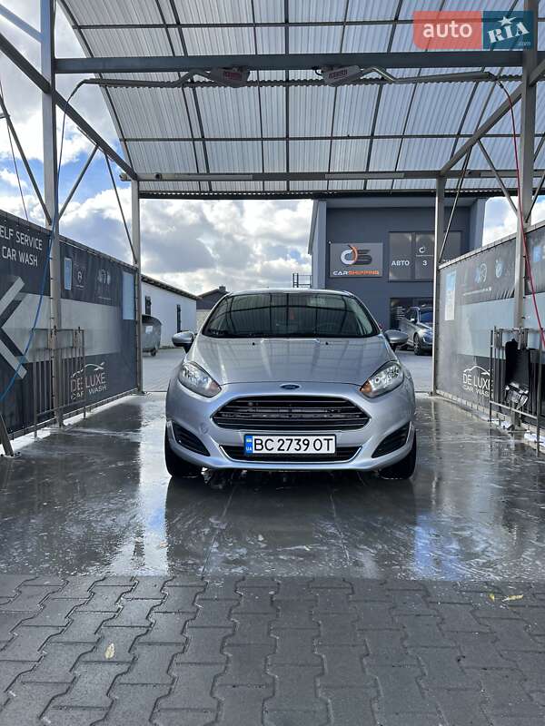 Седан Ford Fiesta 2017 в Львові