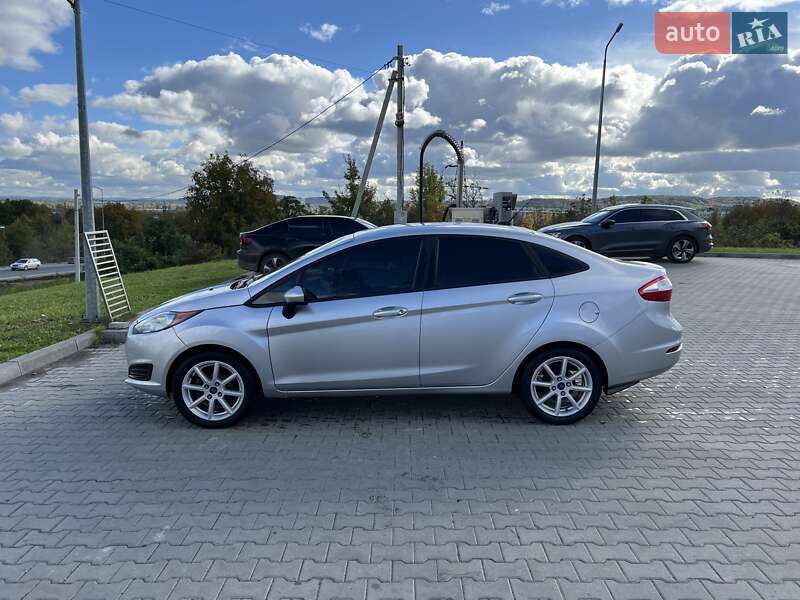 Седан Ford Fiesta 2017 в Львові