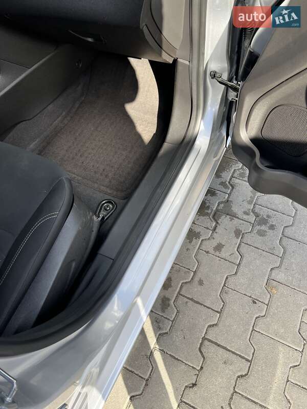 Седан Ford Fiesta 2017 в Львові