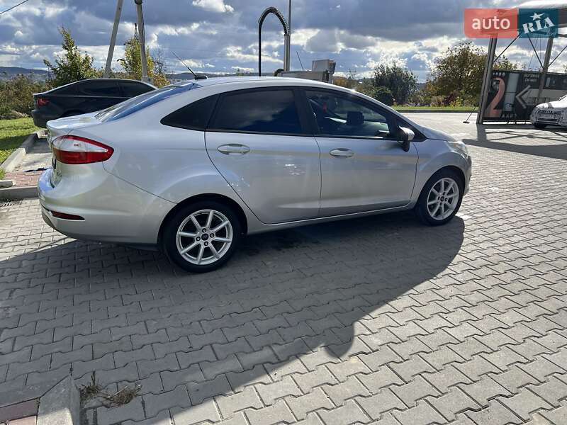 Седан Ford Fiesta 2017 в Львові