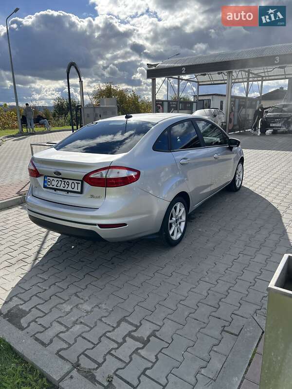 Седан Ford Fiesta 2017 в Львові