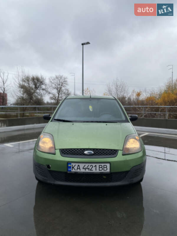Хэтчбек Ford Fiesta 2006 в Киеве