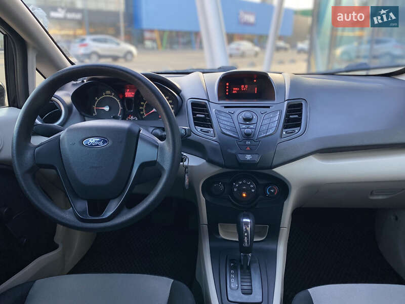 Седан Ford Fiesta 2013 в Києві
