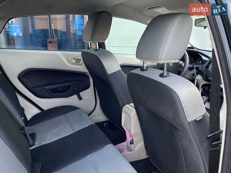 Седан Ford Fiesta 2013 в Києві