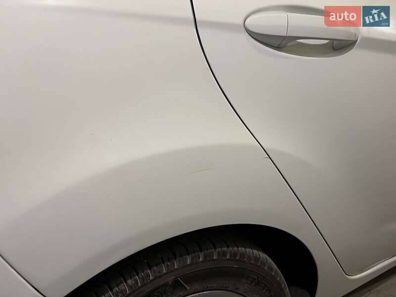 Хэтчбек Ford Fiesta 2015 в Днепре