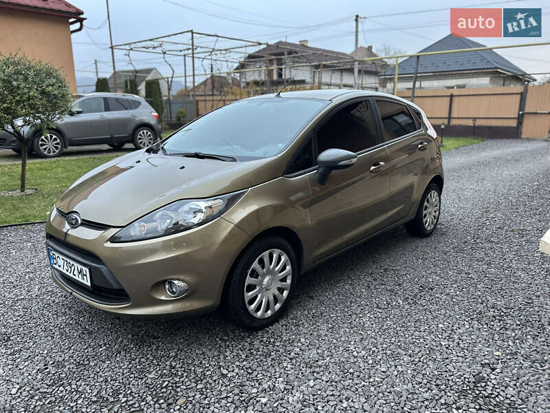 Хэтчбек Ford Fiesta 2011 в Мукачево