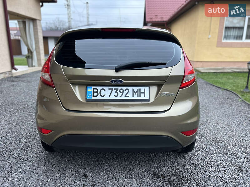 Хэтчбек Ford Fiesta 2011 в Мукачево