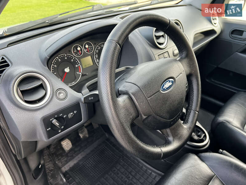 Хэтчбек Ford Fiesta 2006 в Виннице