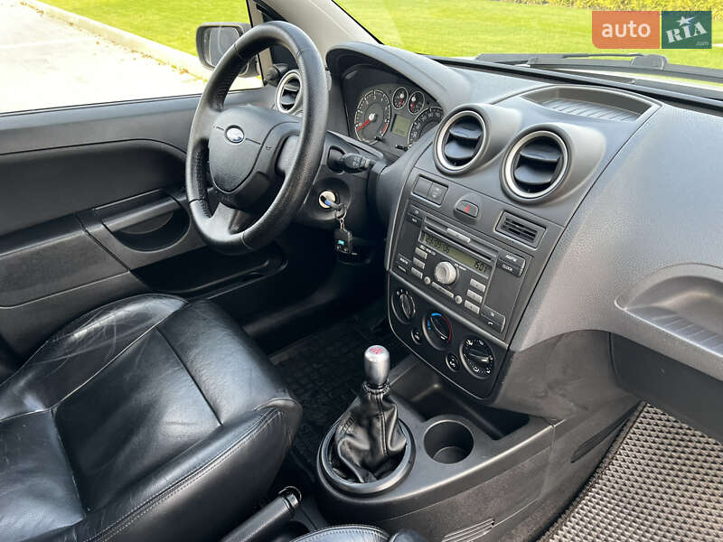Хэтчбек Ford Fiesta 2006 в Виннице