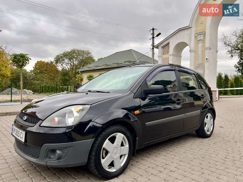 Хетчбек Ford Fiesta 2008 в Острозі