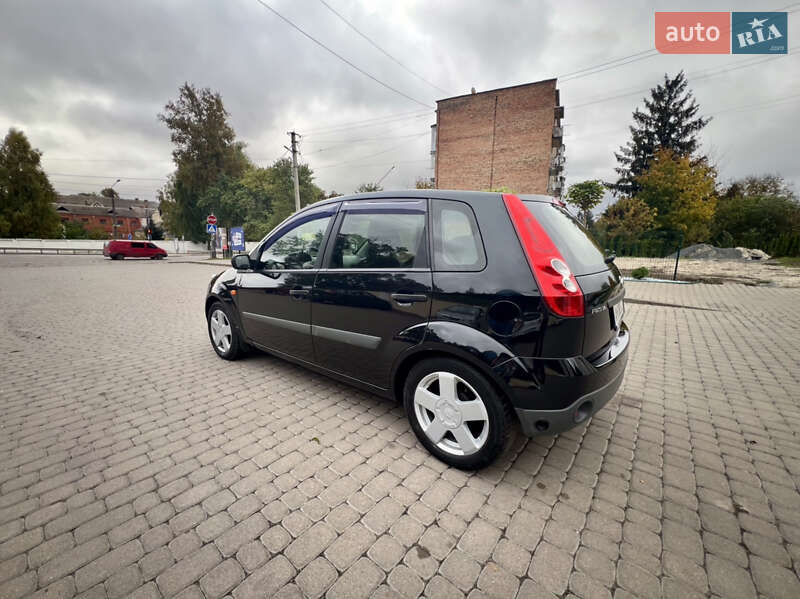 Хетчбек Ford Fiesta 2008 в Острозі