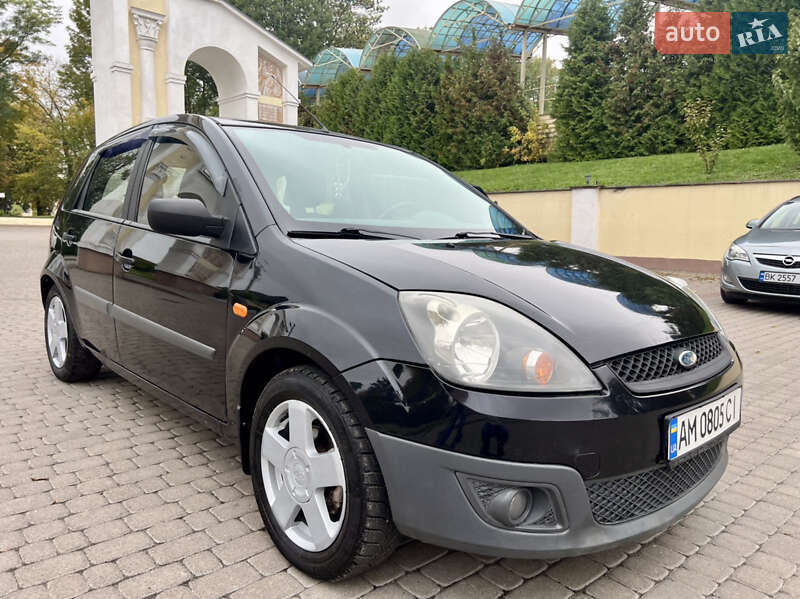 Хетчбек Ford Fiesta 2008 в Острозі