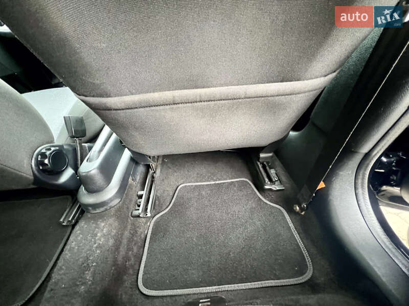 Хетчбек Ford Fiesta 2008 в Острозі