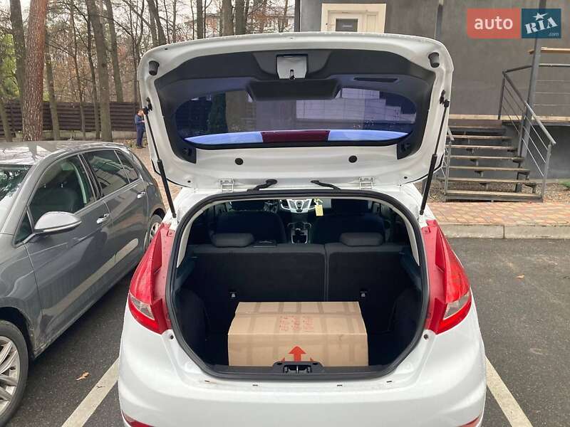 Хетчбек Ford Fiesta 2011 в Ірпені фото 8 Хетчбек Ford Fiesta 2011 в Ірпені