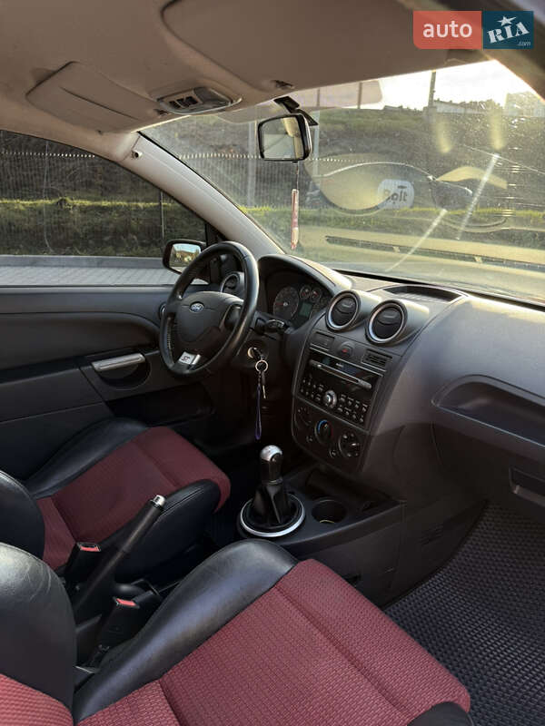 Хэтчбек Ford Fiesta 2007 в Ирпене