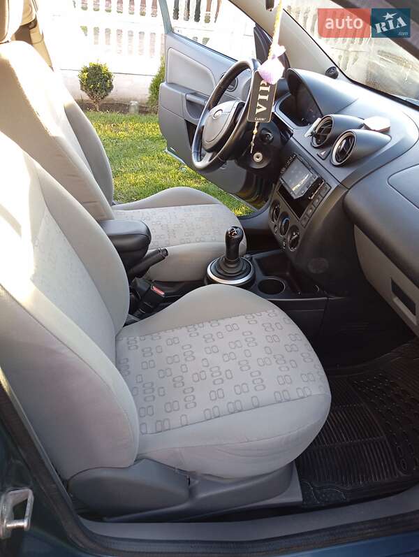 Хэтчбек Ford Fiesta 2003 в Ивано-Франковске фото 6 Хэтчбек Ford Fiesta 2003 в Ивано-Франковске