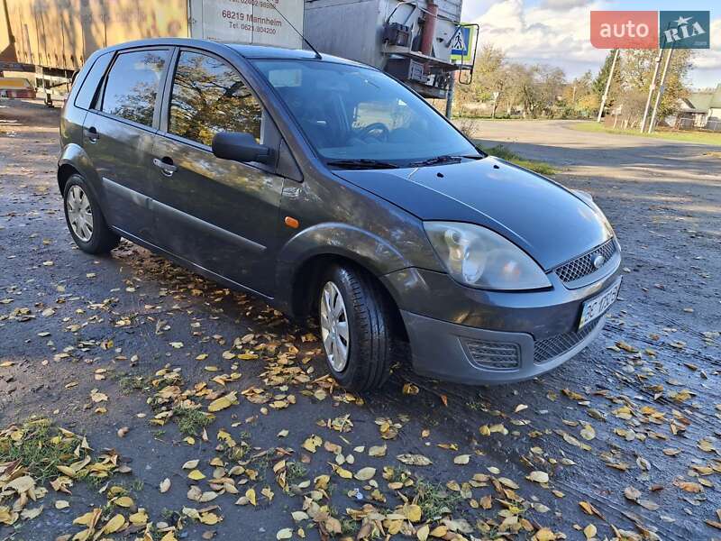 Хэтчбек Ford Fiesta 2007 в Львове