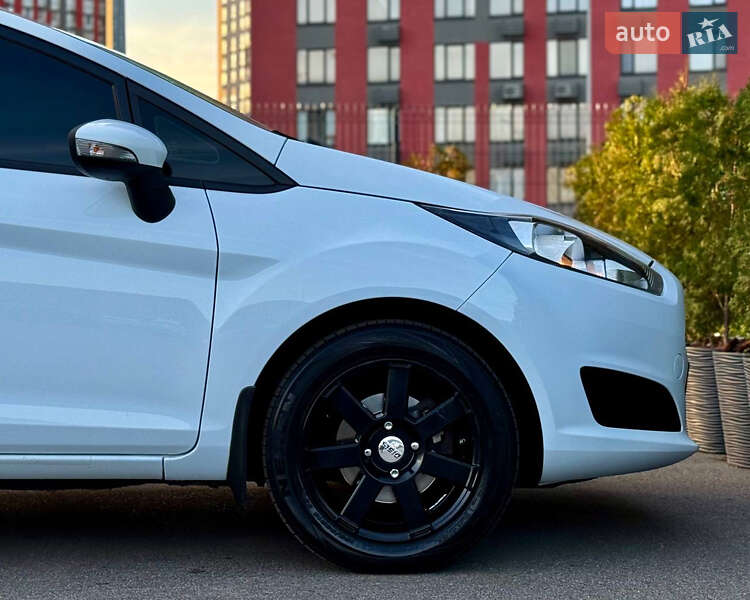 Хетчбек Ford Fiesta 2013 в Києві