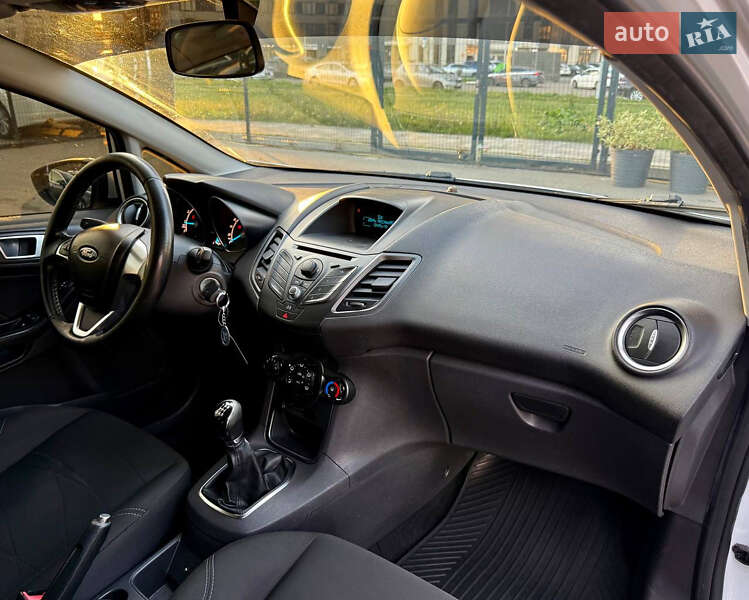 Хетчбек Ford Fiesta 2013 в Києві