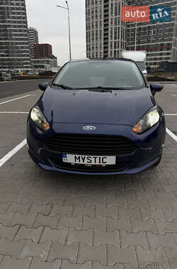 Седан Ford Fiesta 2016 в Києві