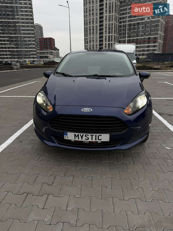 Седан Ford Fiesta 2016 в Києві