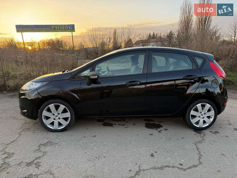 Хетчбек Ford Fiesta 2010 в Дубні