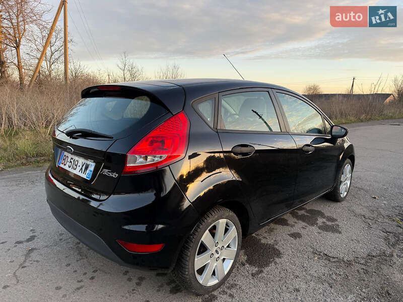 Хетчбек Ford Fiesta 2010 в Дубні