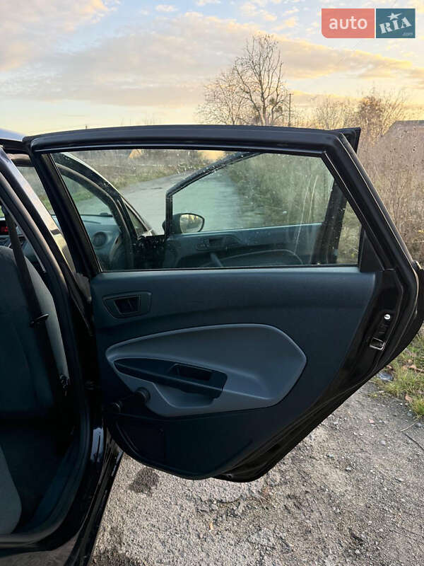 Хетчбек Ford Fiesta 2010 в Дубні