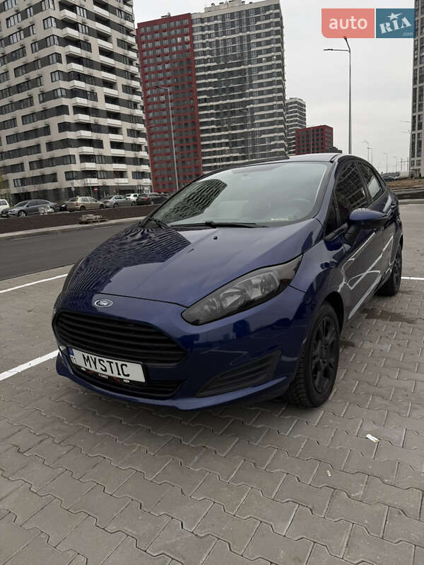 Седан Ford Fiesta 2016 в Києві