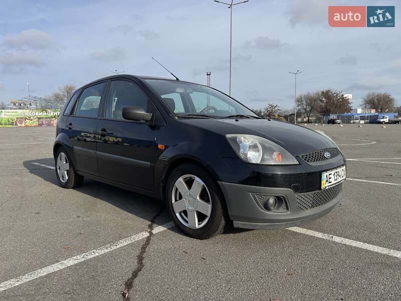 Хетчбек Ford Fiesta 2008 в Дніпрі
