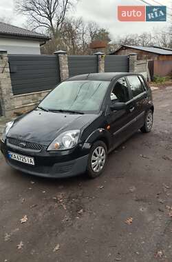 Хэтчбек Ford Fiesta 2007 в Буче