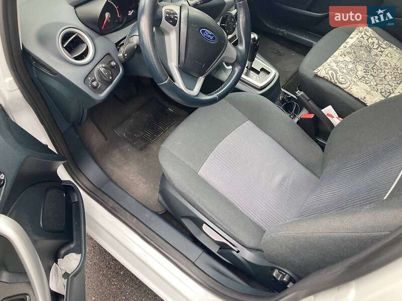 Хетчбек Ford Fiesta 2011 в Ірпені фото 3 Хетчбек Ford Fiesta 2011 в Ірпені