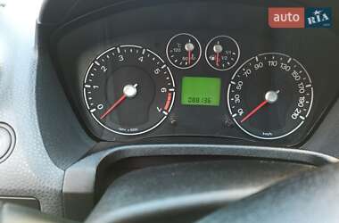 Хэтчбек Ford Fiesta 2006 в Здолбунове