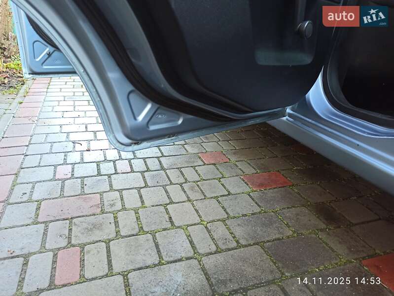 Хэтчбек Ford Fiesta 2006 в Здолбунове