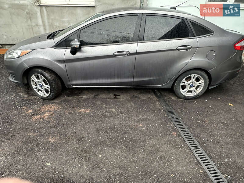 Седан Ford Fiesta 2013 в Львові фото 3 Седан Ford Fiesta 2013 в Львові