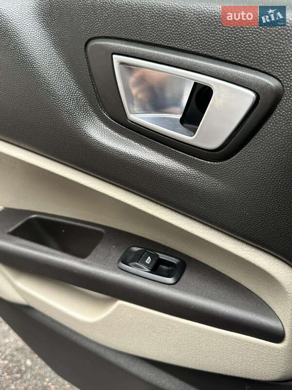 Седан Ford Fiesta 2013 в Львові фото 10 Седан Ford Fiesta 2013 в Львові