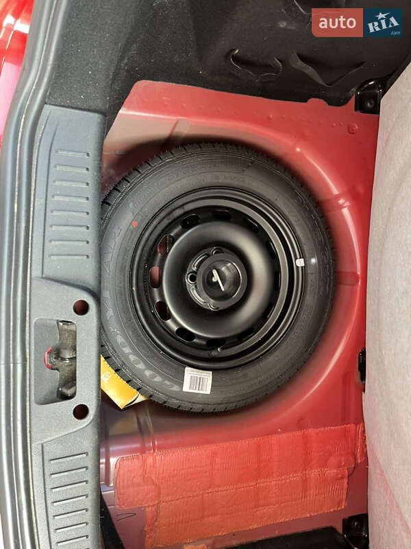 Хэтчбек Ford Fiesta 2012 в Киеве фото 5 Хэтчбек Ford Fiesta 2012 в Киеве