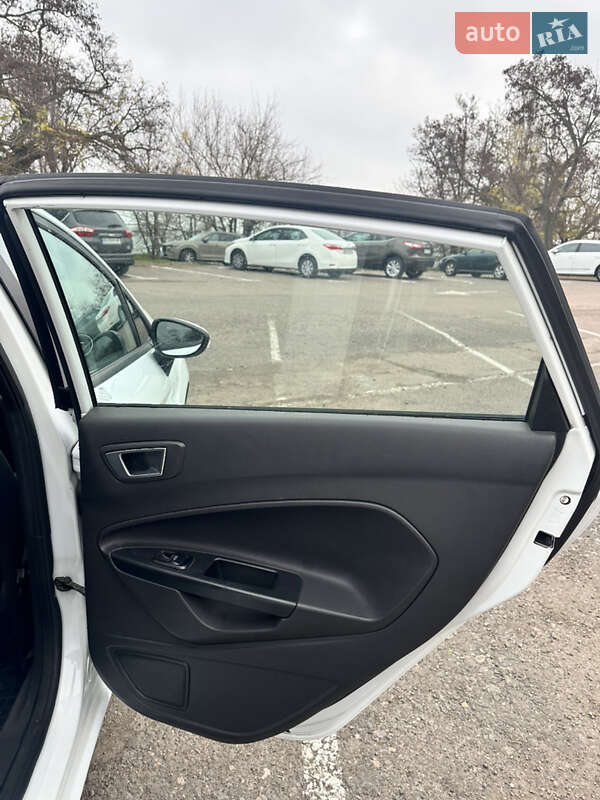 Хетчбек Ford Fiesta 2014 в Одесі