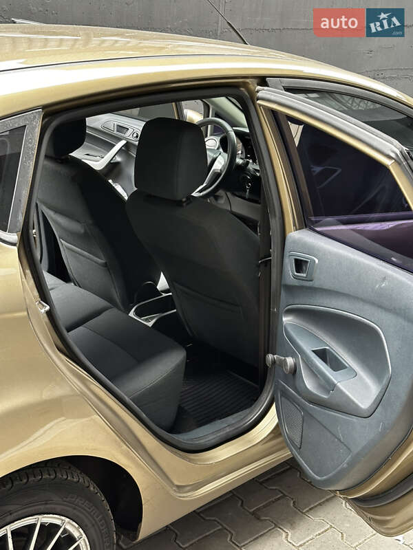 Хэтчбек Ford Fiesta 2012 в Одессе