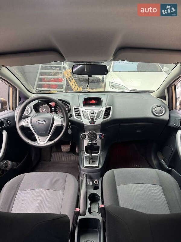 Хэтчбек Ford Fiesta 2012 в Одессе