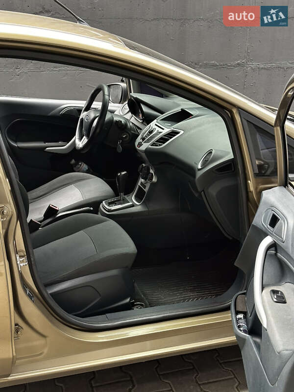 Хэтчбек Ford Fiesta 2012 в Одессе