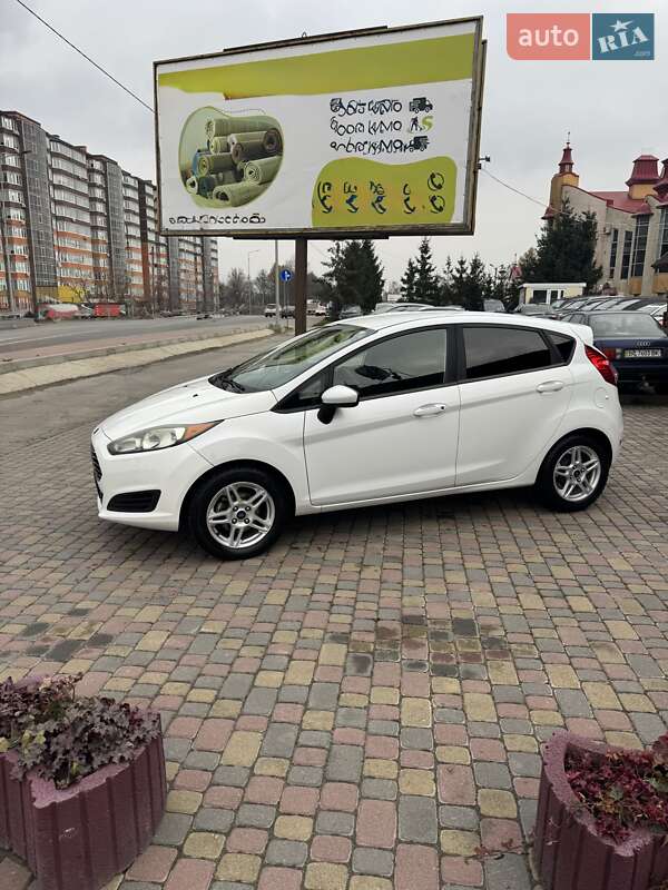 Хетчбек Ford Fiesta 2017 в Тернополі фото Хетчбек Ford Fiesta 2017 в Тернополі