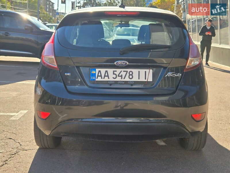 Хетчбек Ford Fiesta 2014 в Києві