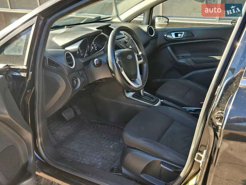 Хетчбек Ford Fiesta 2014 в Києві