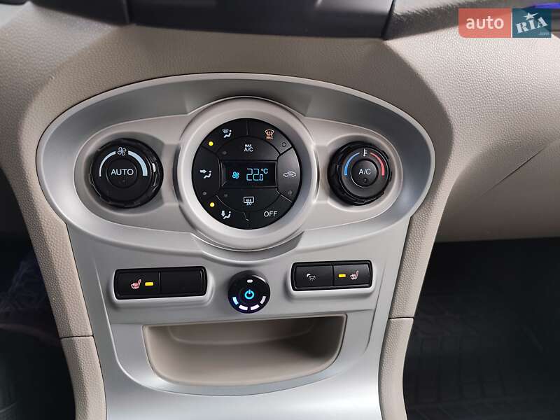 Хэтчбек Ford Fiesta 2015 в Никополе