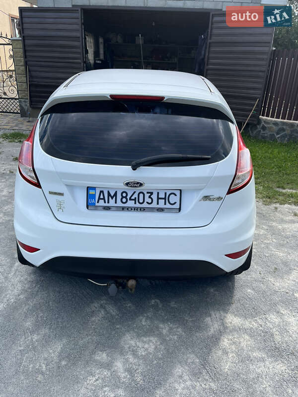 Хэтчбек Ford Fiesta 2013 в Звягеле